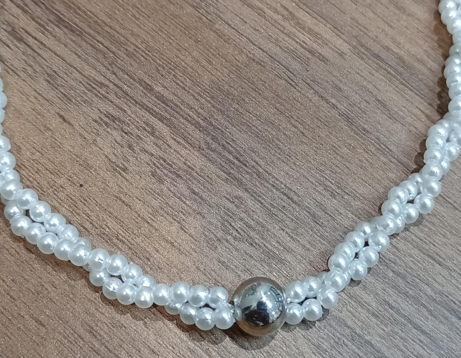Colar Pérola Torcido e Esfera Ródio