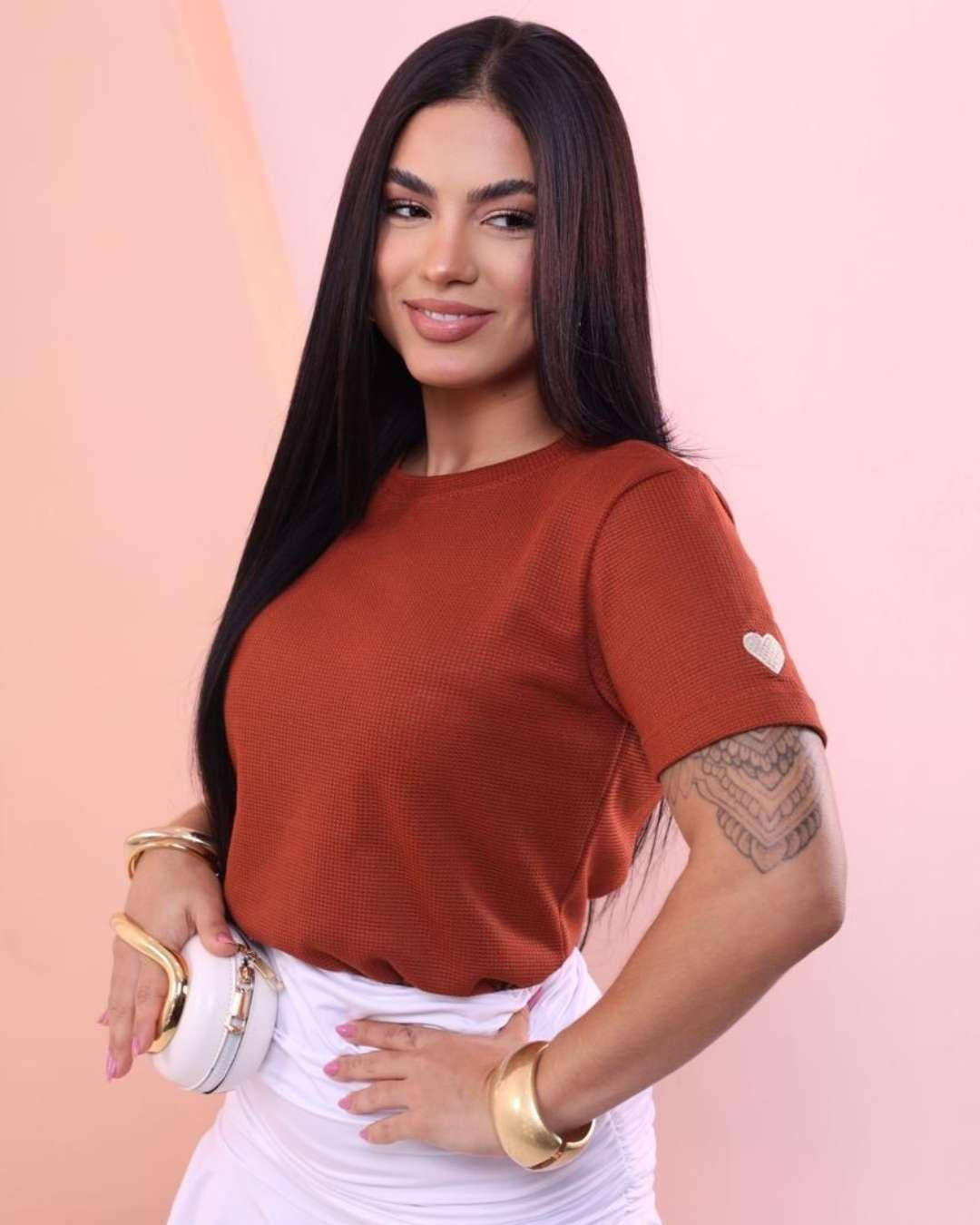 T-shirt Tricô Manga Bordada M Caramelo