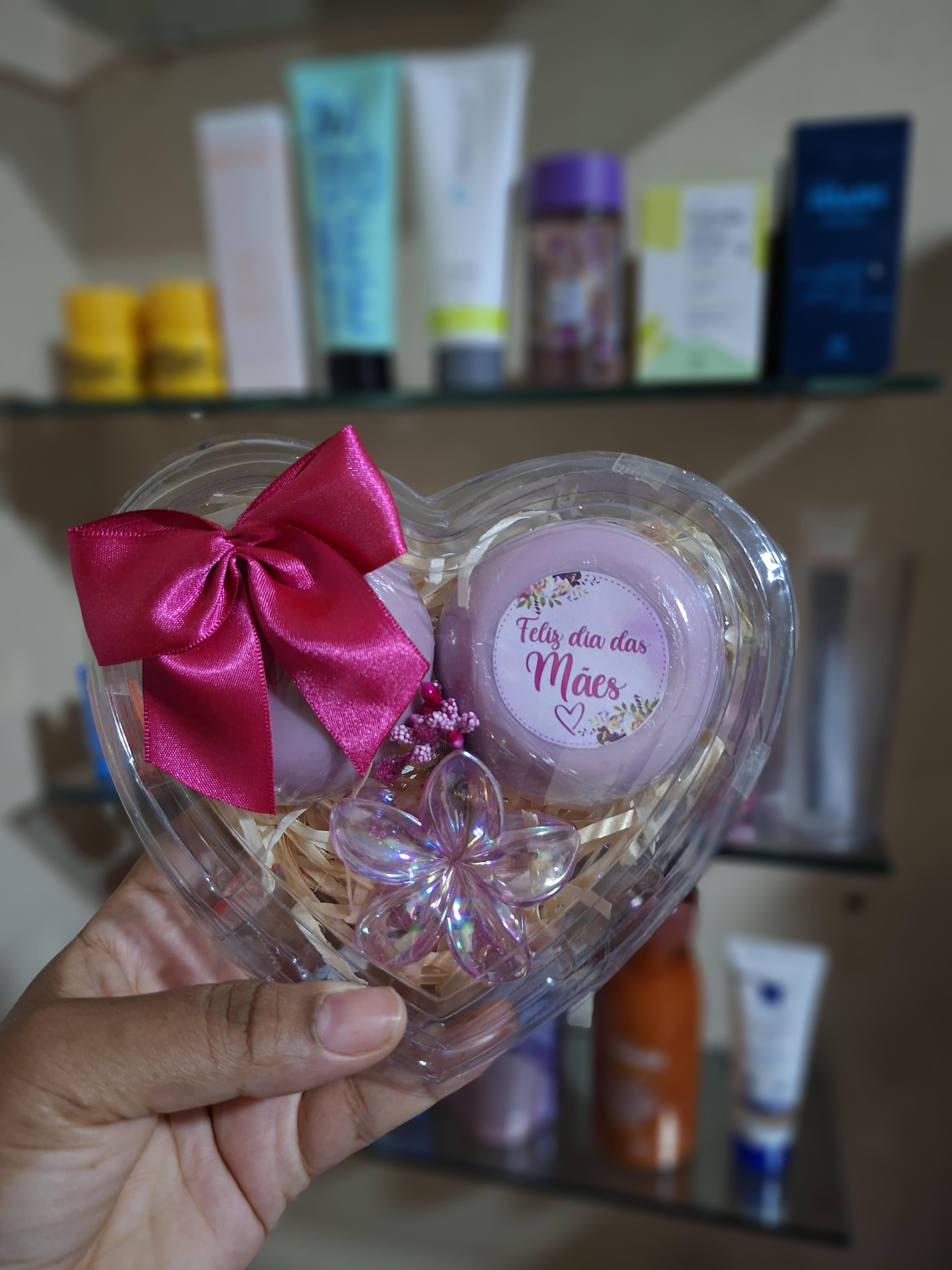 Kit Dia Das Mães Com 2 Sabonetes Tododia Natura e 1 Piranha lilás translúcida
